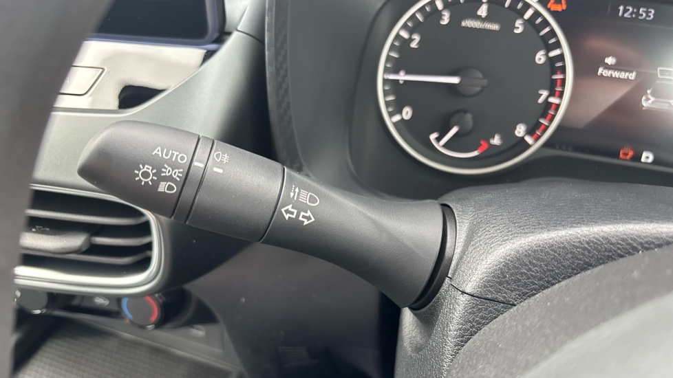 Nissan Juke 1.0 DiG-T Acenta Premium 5dr DCT Petrol Hatchback - Image 21