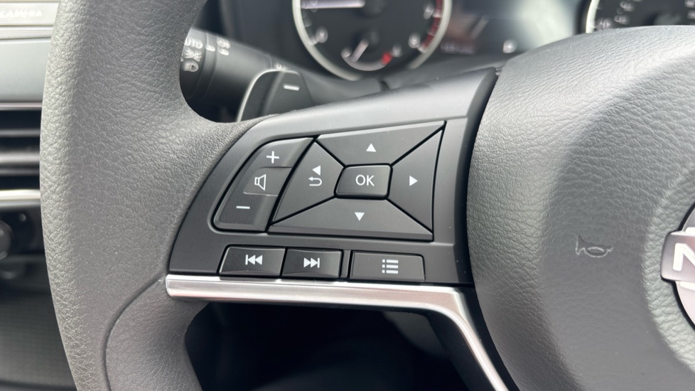 Nissan Juke 1.0 DiG-T Acenta Premium 5dr DCT Petrol Hatchback - Image 22