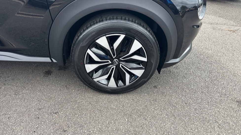 Nissan Juke 1.0 DiG-T Acenta Premium 5dr DCT Petrol Hatchback - Image 39