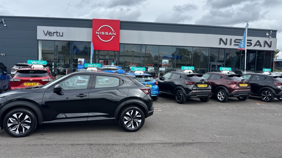 Nissan Juke 1.0 DiG-T Acenta Premium 5dr DCT Petrol Hatchback - Image 46