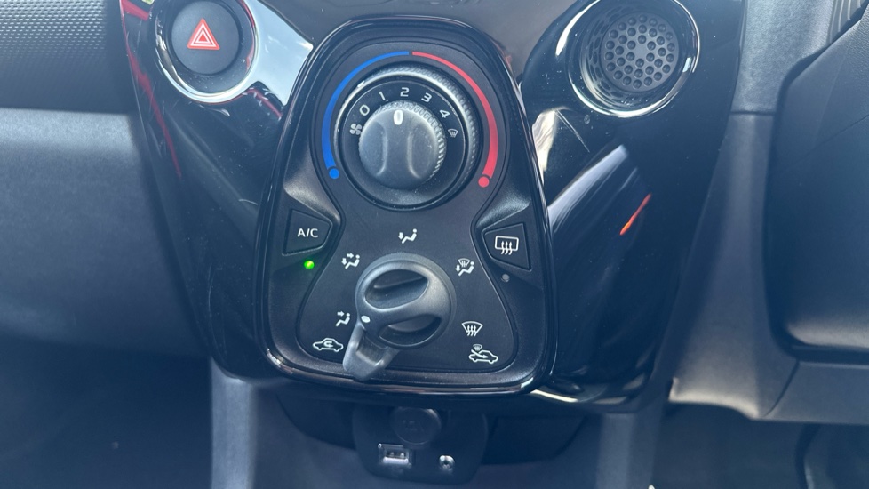 Citroen C1 1.0 VTi 72 Shine 5dr Petrol Hatchback - Image 21