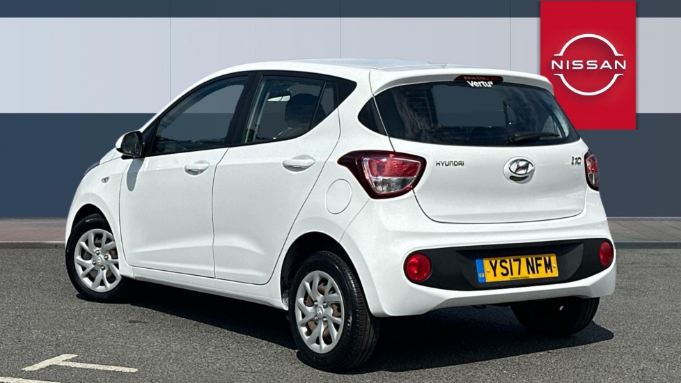 Hyundai i10 1.0 SE 5dr Petrol Hatchback - Image 2