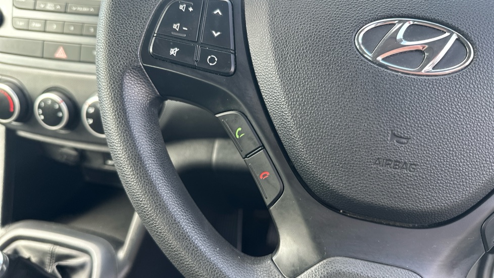 Hyundai i10 1.0 SE 5dr Petrol Hatchback - Image 8