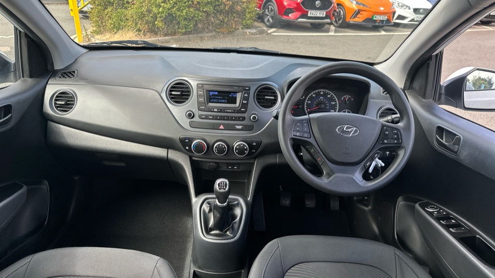 Hyundai i10 1.0 SE 5dr Petrol Hatchback - Image 10