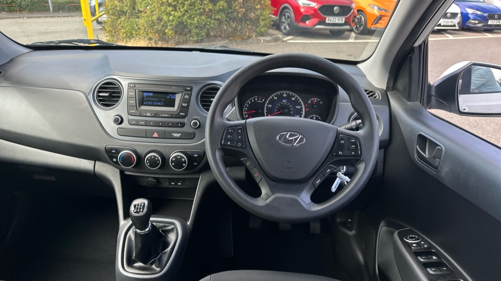 Hyundai i10 1.0 SE 5dr Petrol Hatchback - Image 14