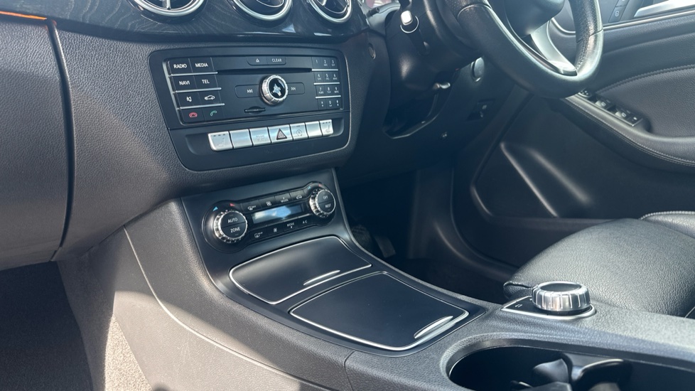 Mercedes-Benz B-Class B200 Exclusive Edition 5dr Auto Petrol Hatchback - Image 13