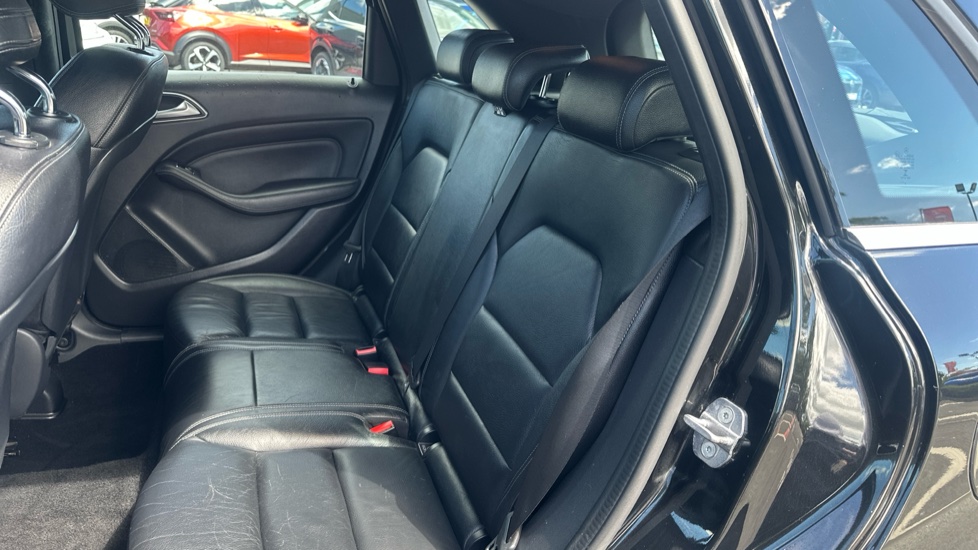 Mercedes-Benz B-Class B200 Exclusive Edition 5dr Auto Petrol Hatchback - Image 15