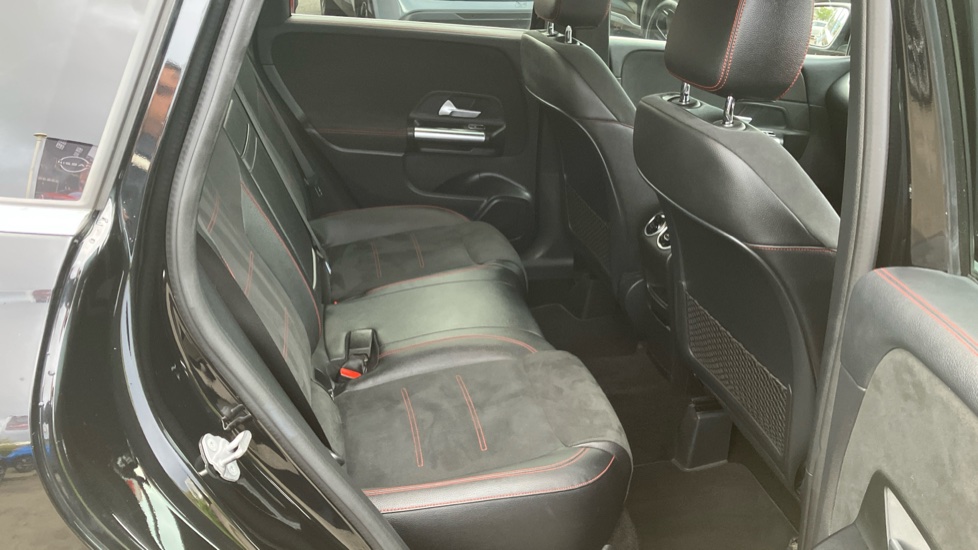 Mercedes-Benz B-Class B200d AMG Line Executive 5dr Auto Diesel Hatchback - Image 16