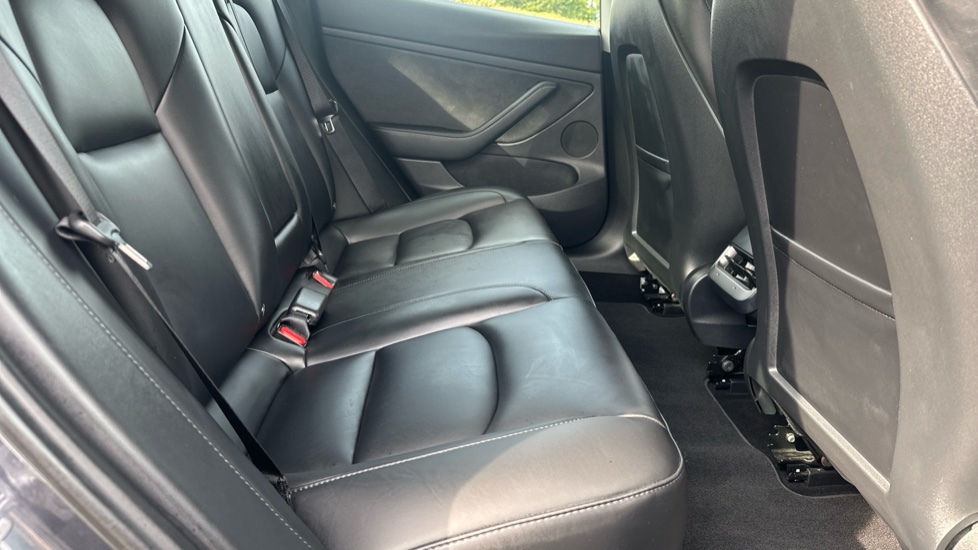 Tesla Model 3 Performance AWD 4dr [Performance Upgrade] Auto Electric Saloon - Image 16