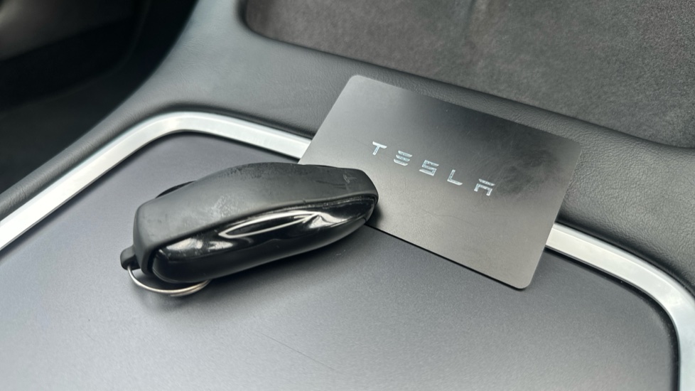 Tesla Model 3 Performance AWD 4dr [Performance Upgrade] Auto Electric Saloon - Image 20