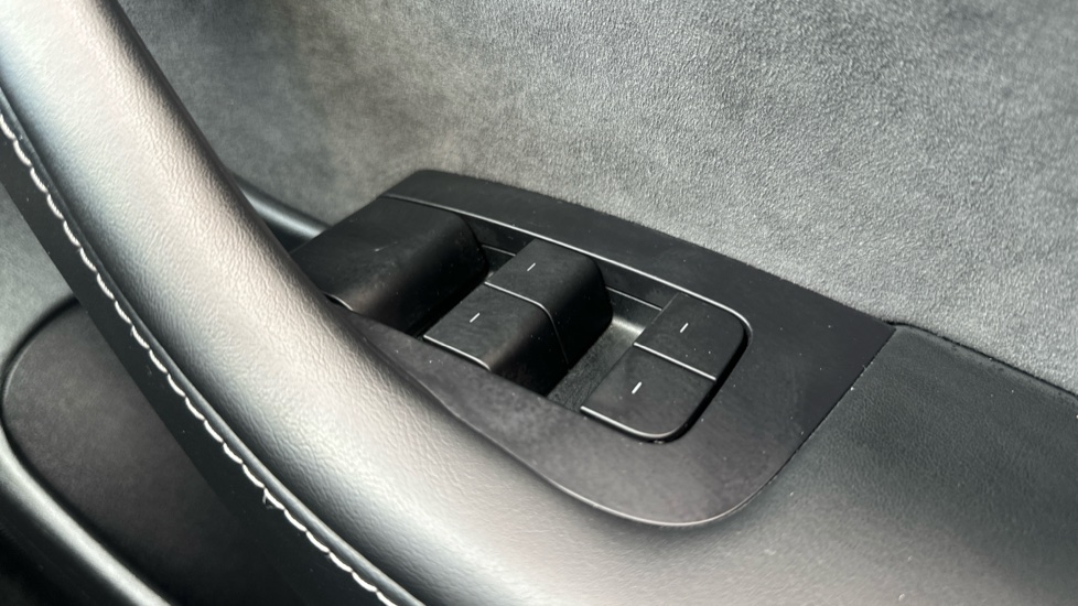 Tesla Model 3 Performance AWD 4dr [Performance Upgrade] Auto Electric Saloon - Image 22