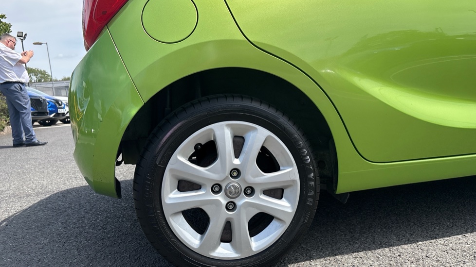 Vauxhall Viva 1.0 SE 5dr Petrol Hatchback - Image 7