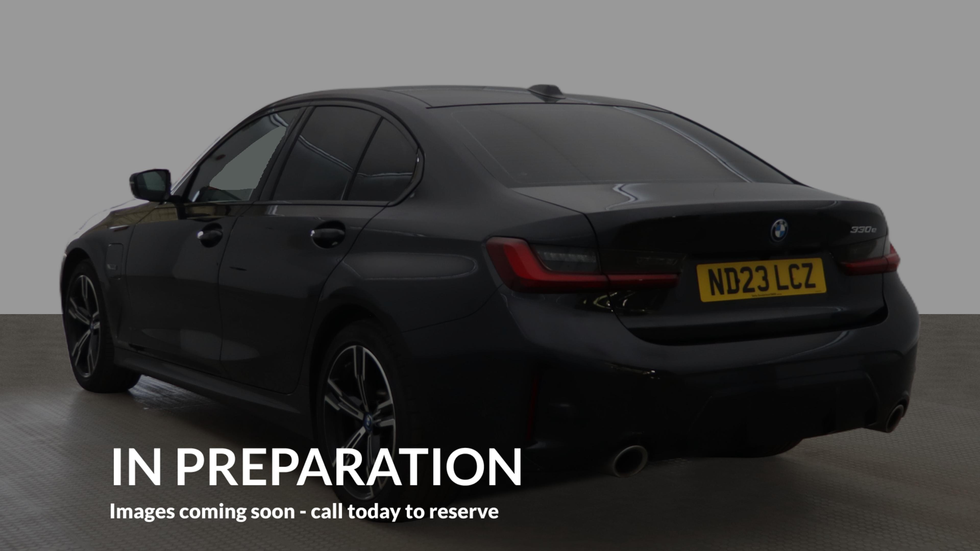 2023 BMW 3 Series thumbnail 4