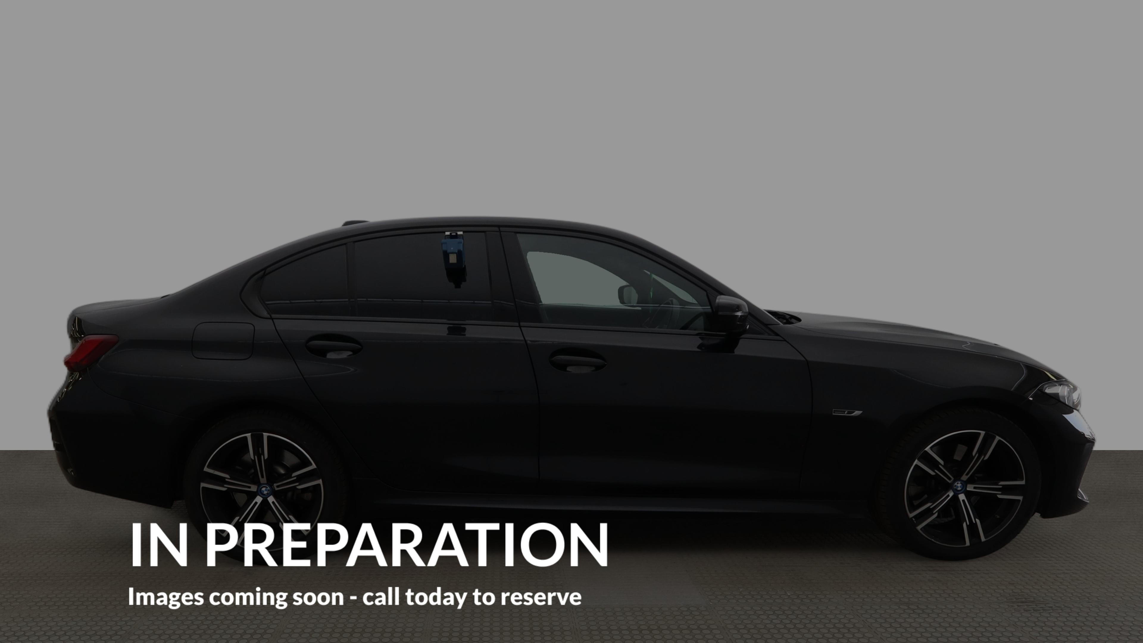 2023 BMW 3 Series thumbnail 6