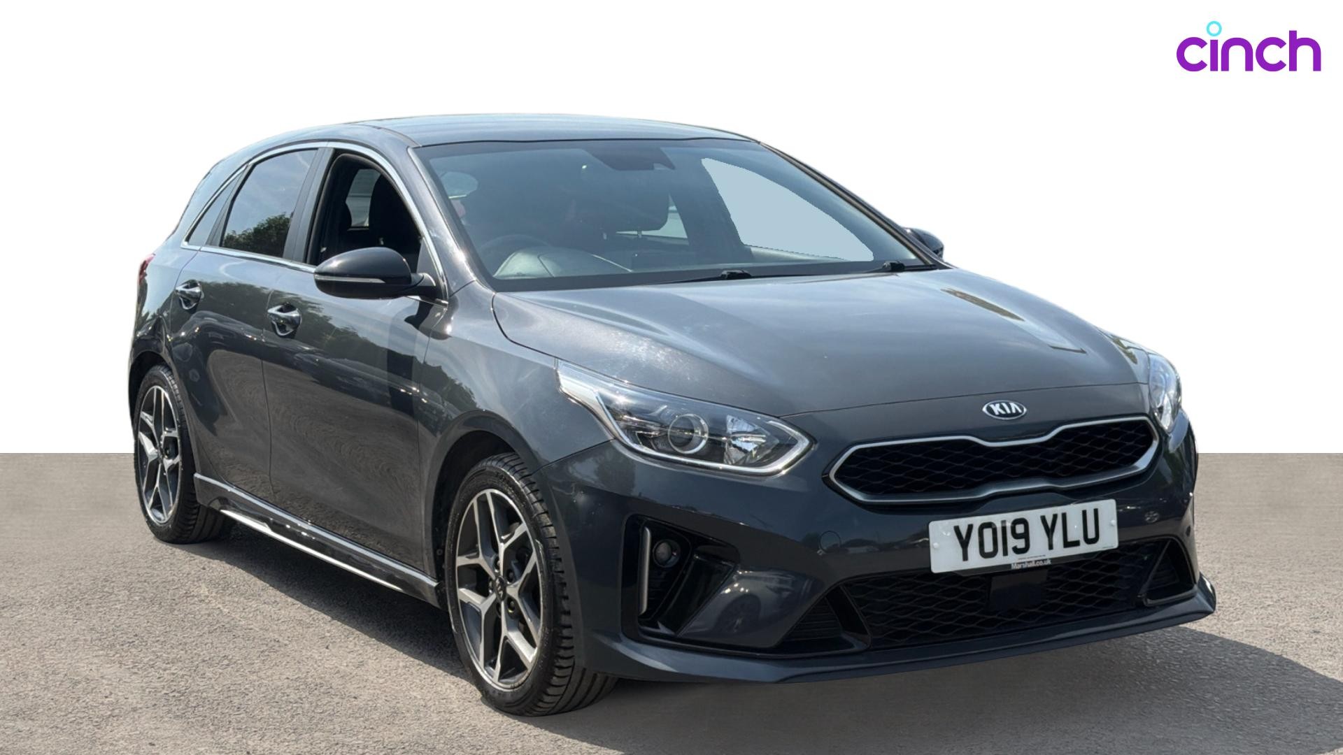 Kia Ceed listing photo