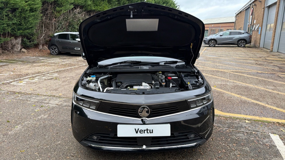 Vauxhall Astra 1.2 Turbo 130 Design 5dr Petrol Hatchback - Image 8