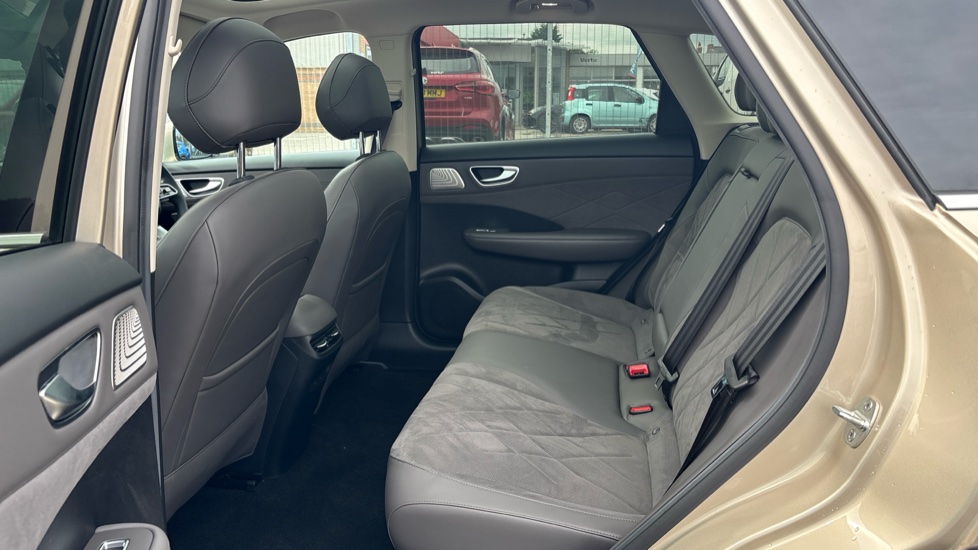 MG MGS6 266kW Trophy EV Dual Motor 77kWh 5dr Auto Electric Estate - Image 16