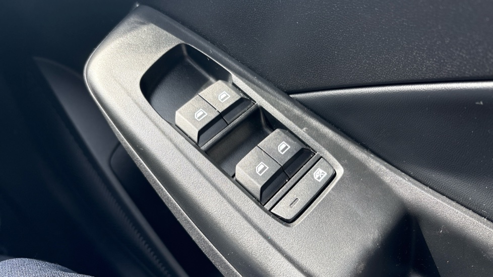 MG MG3 1.5 Hybrid SE 5dr Auto Hybrid Hatchback - Image 32