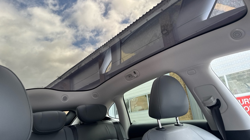 MG IM6 553kW Launch Edition 100kWh 5dr AWD Auto Electric Estate - Image 27