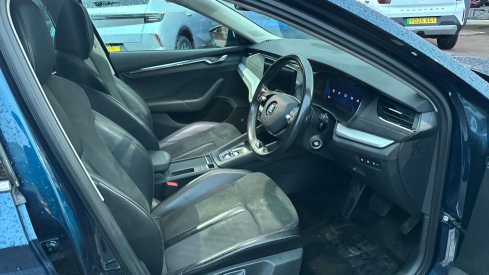 Skoda Octavia 1.4 TSI iV SE L DSG 5dr Hatchback - Image 17