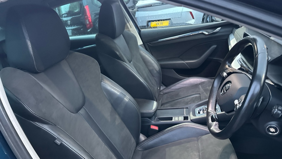Skoda Octavia 1.4 TSI iV SE L DSG 5dr Hatchback - Image 18