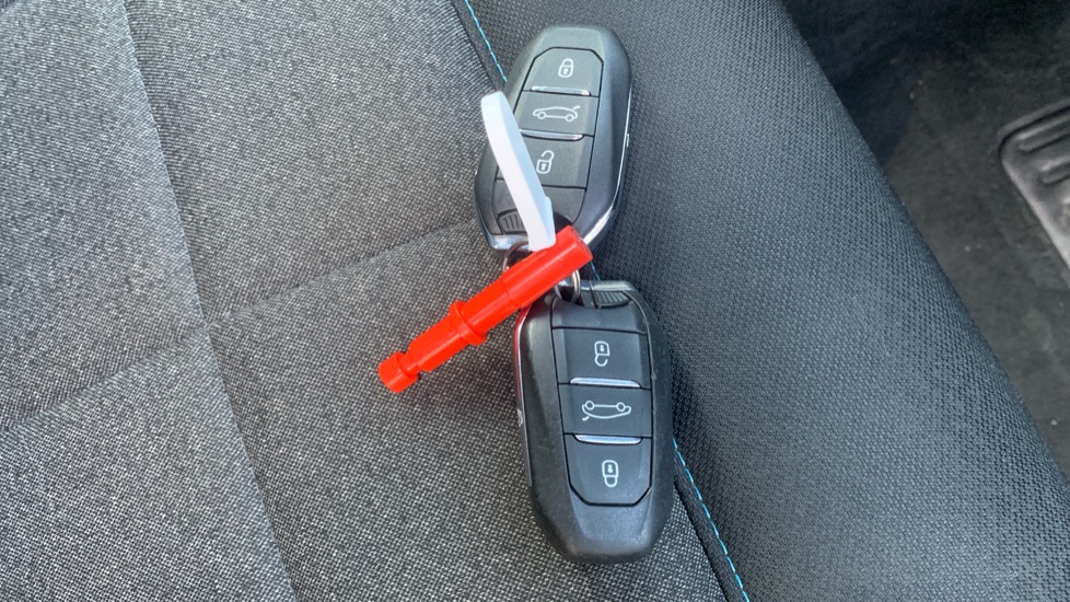 Citroen C4 Cactus 1.2 PureTech Flair 5dr [6 Speed] Petrol Hatchback - Image 20