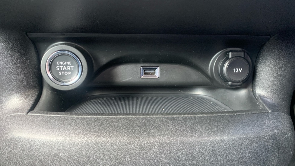 Citroen C4 Cactus 1.2 PureTech Flair 5dr [6 Speed] Petrol Hatchback - Image 27