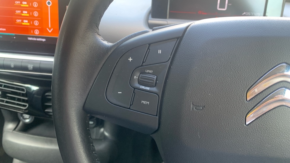 Citroen C4 Cactus 1.2 PureTech Flair 5dr [6 Speed] Petrol Hatchback - Image 28