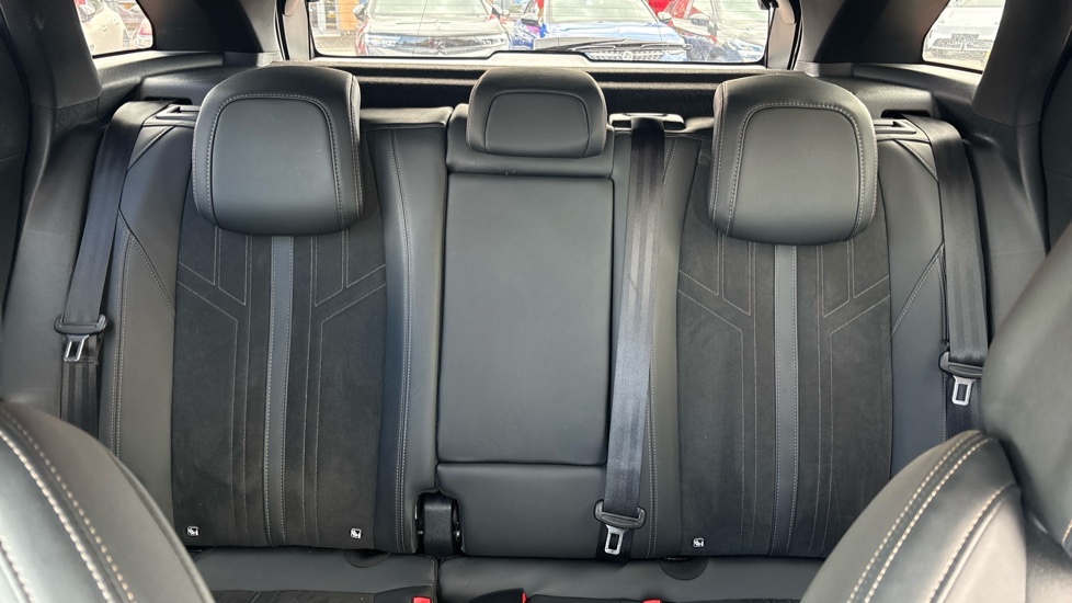 Peugeot 3008 1.2 PureTech GT Premium 5dr EAT8 Petrol Estate - Image 15