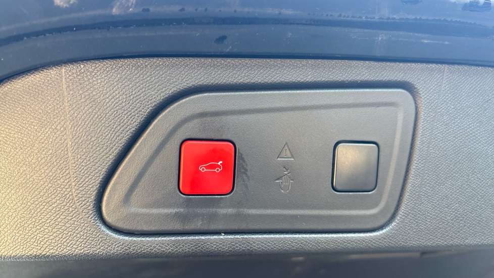 Citroen C5 Aircross 1.2 PureTech C-Series Edition 5dr Petrol Hatchback - Image 21