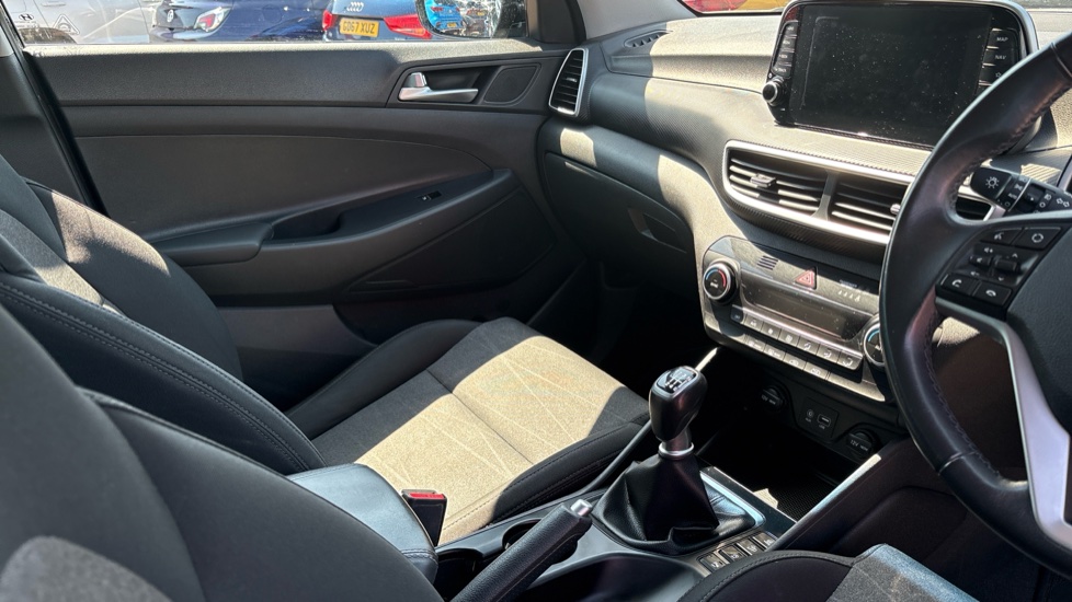 Hyundai TUCSON 1.6 GDi SE Nav 5dr 2WD Petrol Estate - Image 14