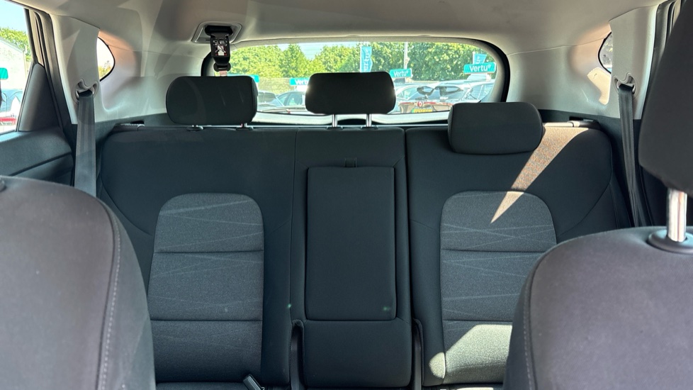 Hyundai TUCSON 1.6 GDi SE Nav 5dr 2WD Petrol Estate - Image 15