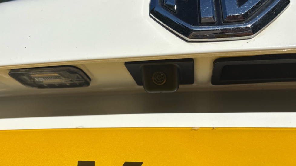 MG HS 1.5 T-GDI Exclusive 5dr Petrol Hatchback - Image 8
