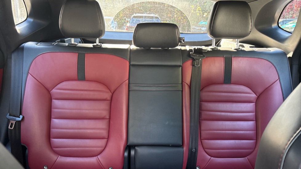 MG HS 1.5 T-GDI Exclusive 5dr Petrol Hatchback - Image 15