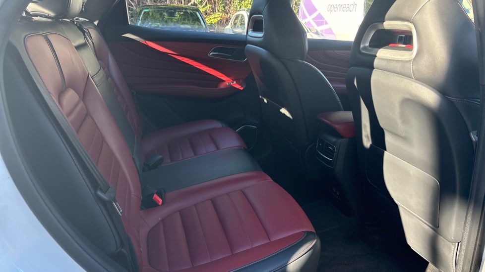 MG HS 1.5 T-GDI Exclusive 5dr Petrol Hatchback - Image 16