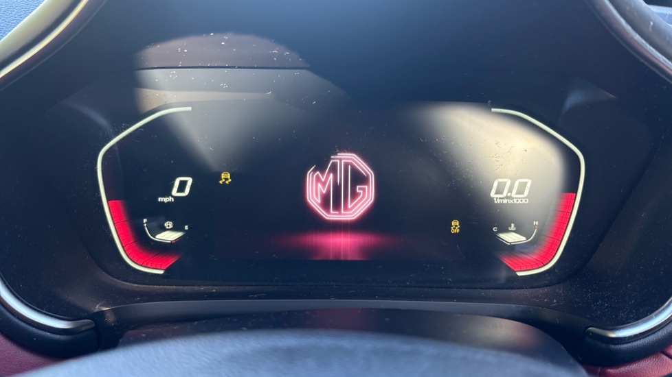 MG HS 1.5 T-GDI Exclusive 5dr Petrol Hatchback - Image 18