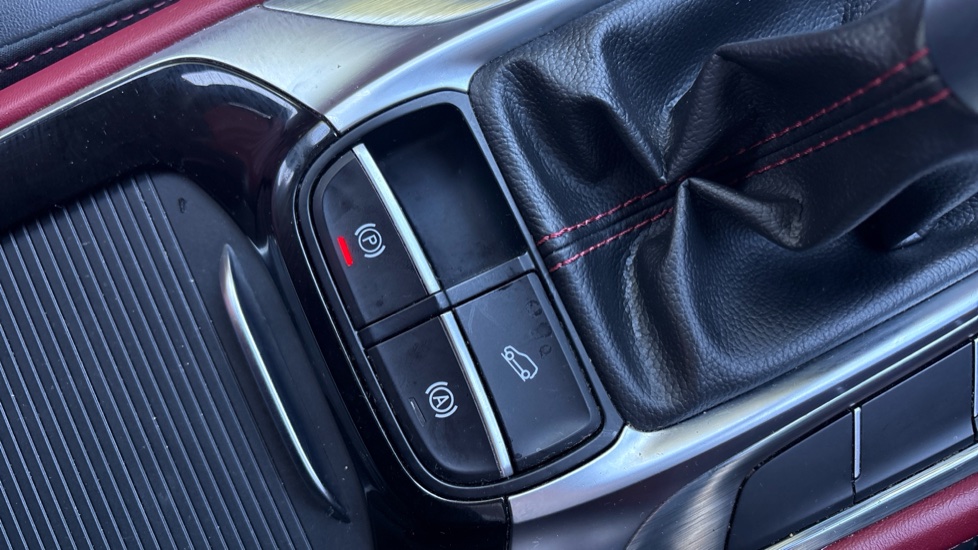 MG HS 1.5 T-GDI Exclusive 5dr Petrol Hatchback - Image 19