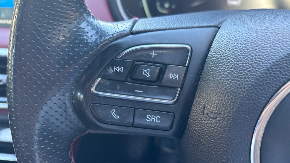 MG HS 1.5 T-GDI Exclusive 5dr Petrol Hatchback - Image 21