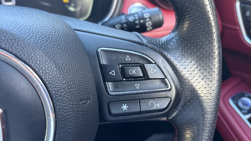 MG HS 1.5 T-GDI Exclusive 5dr Petrol Hatchback - Image 22
