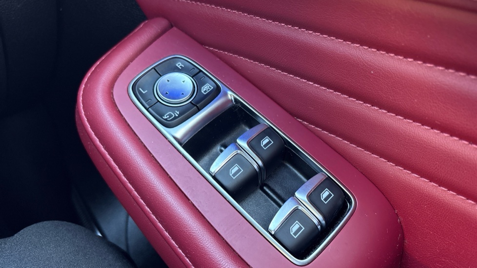 MG HS 1.5 T-GDI Exclusive 5dr Petrol Hatchback - Image 25