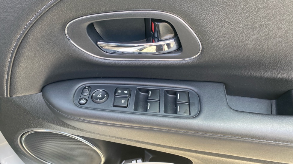 Honda HR-V 1.5 i-VTEC EX CVT 5dr Petrol Hatchback - Image 25