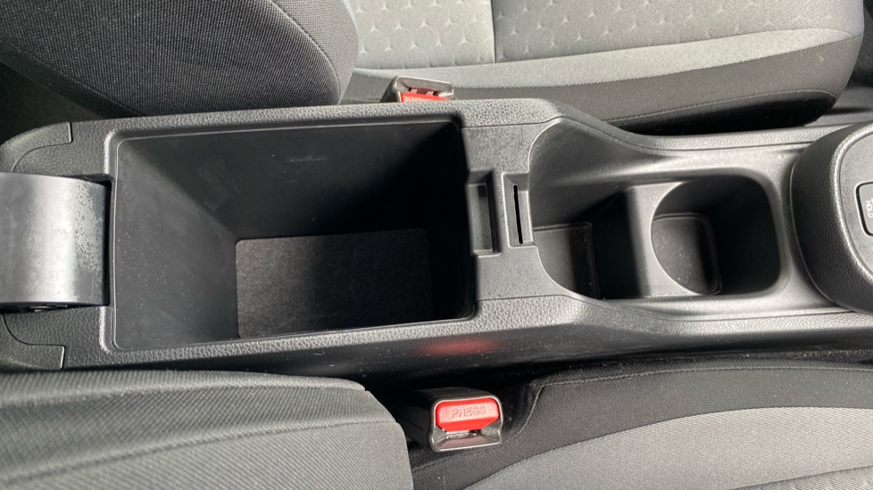 Honda Jazz 1.5 i-MMD Hybrid SE 5dr eCVT Hybrid Hatchback - Image 22