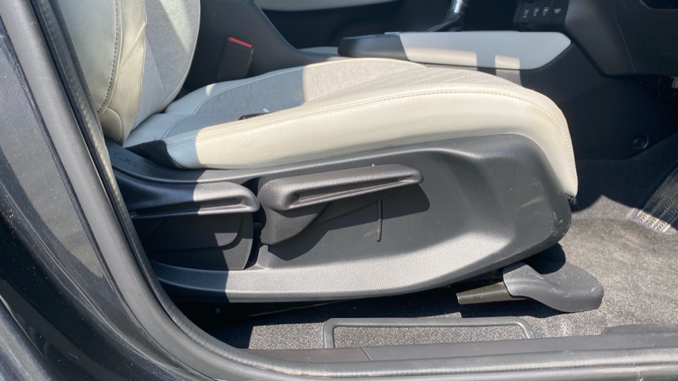 Honda Jazz 1.5 i-MMD Hybrid EX 5dr eCVT Hybrid Hatchback - Image 35