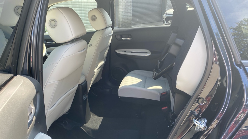 Honda Jazz 1.5 i-MMD Hybrid EX 5dr eCVT Hybrid Hatchback - Image 39