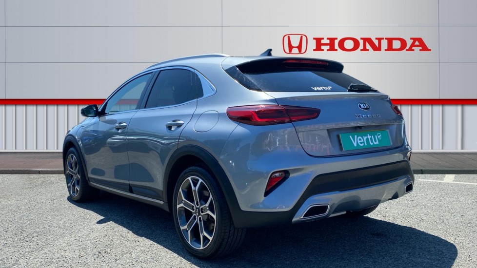 Kia Xceed 1.6 GDi PHEV First Edition 5dr DCT Hatchback - Image 3