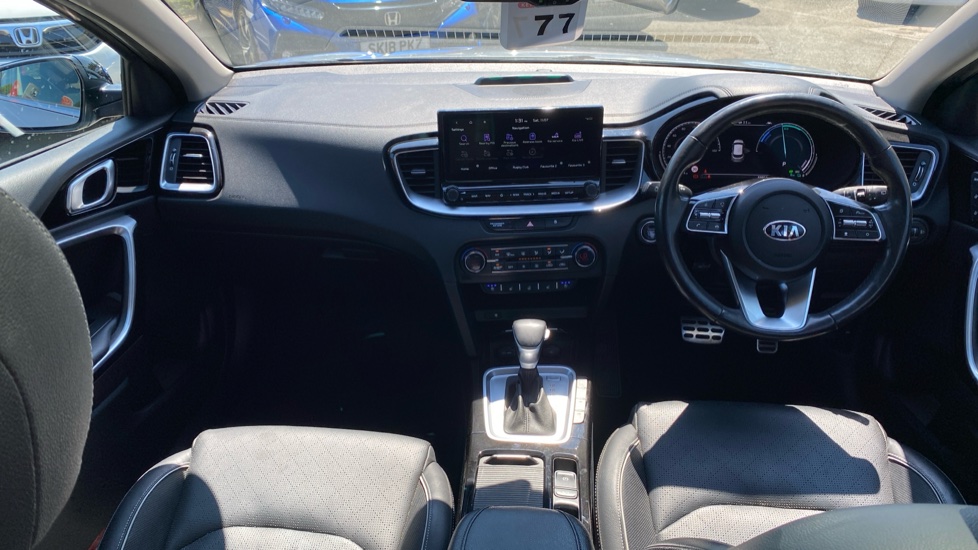 Kia Xceed 1.6 GDi PHEV First Edition 5dr DCT Hatchback - Image 4