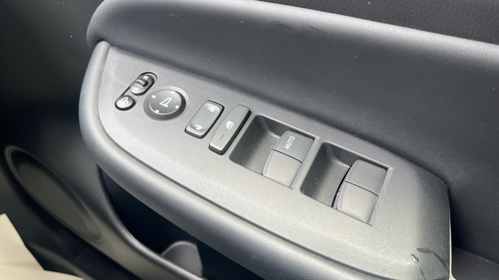 Honda Jazz 1.5 i-MMD Hybrid SR 5dr eCVT Hybrid Hatchback - Image 17