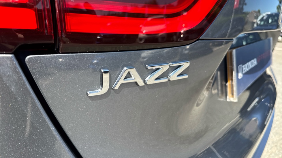 Honda Jazz 1.5 i-MMD Hybrid SR 5dr eCVT Hybrid Hatchback - Image 14