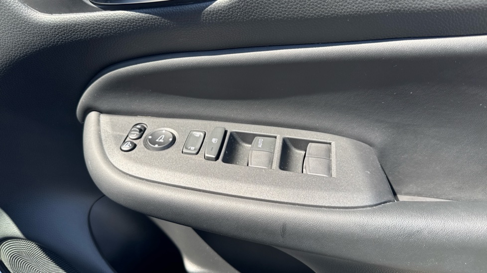 Honda Jazz 1.5 i-MMD Hybrid SR 5dr eCVT Hybrid Hatchback - Image 17