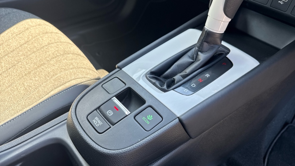 Honda Jazz 1.5 i-MMD Hybrid SR 5dr eCVT Hybrid Hatchback - Image 19